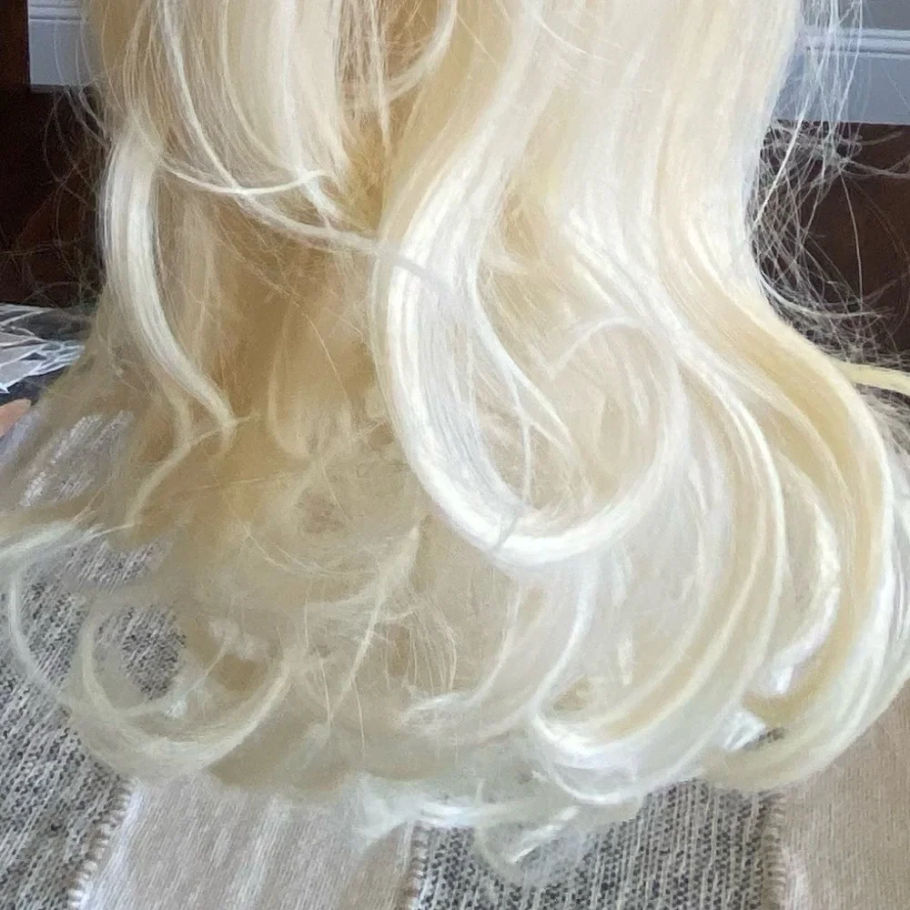 NEW! Blonde Ombre Wig with Wig Cap Long Soft Curly Synthetic Heat-Resistant